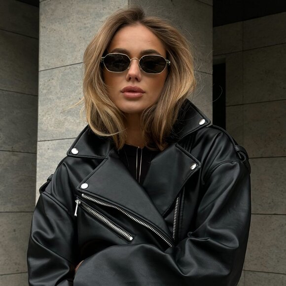 Gucci GG1593S 001 Sunglasses Endura Gold Oval Frame, Grey Lenses - Picture 11 of 13